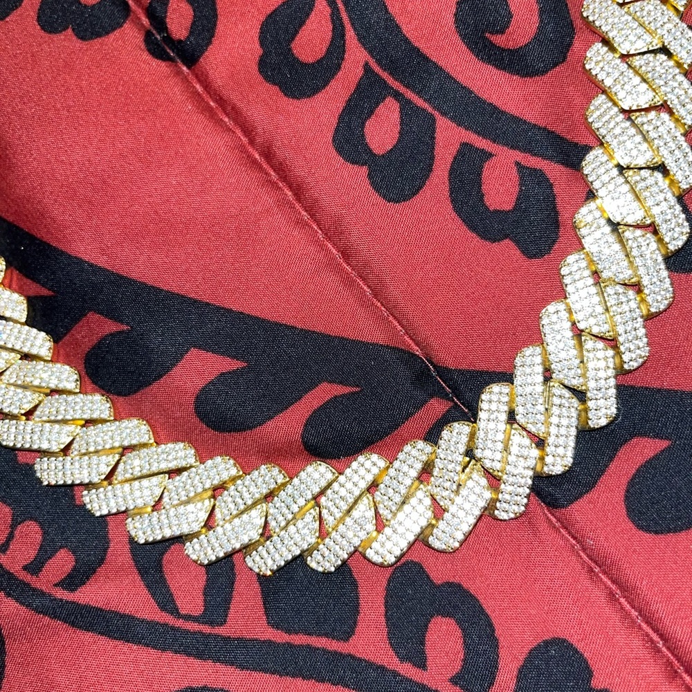 Cuban Link Chain IceBox 22mm